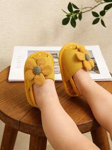 新生儿女童夏季凉鞋，花朵蝴蝶结软底婚纱平底鞋，婴儿学步鞋 - 黃色 - 查看 2