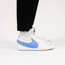 Nike Zapatillas deportivas de caña media Blazer '77 Jumbo para hombre, antideslizantes y resistentes al desgaste - Blanco y azul - Ver 6