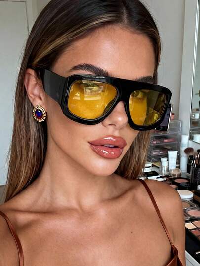 一副男女通用的厚框黄色方形眼镜，适合日常佩戴、户外运动、音乐节、夏季海滩度假、户外旅行、学院风、返校季等场合。