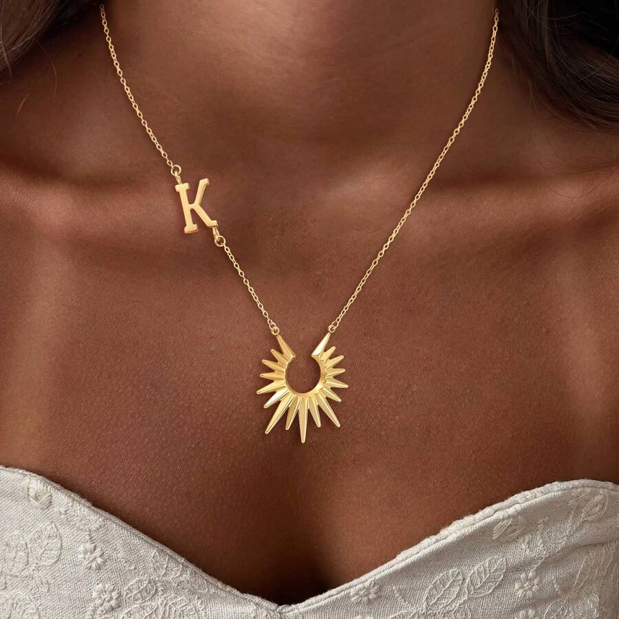 1件新款时尚字母太阳吊坠金色不锈钢链项链，女士款 - 金黃色 - 查看 1