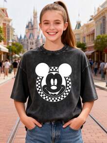 This Disney Women's T-Shirt Features A Creative Mickey Mouse Print. It's A Spring/Summer Style Round Neck Vintage-Inspired Washed Cotton T-Shirt, Made Of Soft And Comfortable Pure Cotton Fabric, Suitable For Everyday Wear, Shopping, Travel, And Casual Occasions. It Also Makes A Wonderful Gift. - màu đen - Xem 1