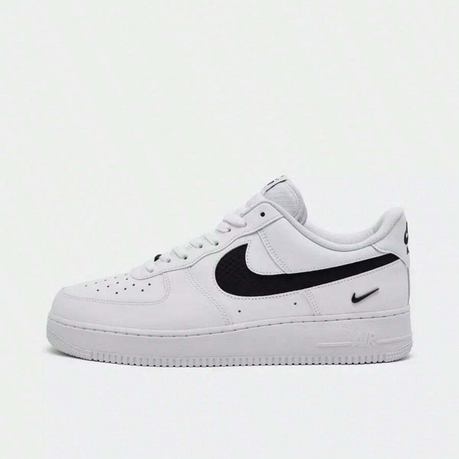 Nike Air Force 1 Low SE Nylon Swoosh White Black Shoes Men's IH4452-100 - 黑與白 - 查看 1