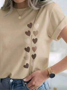 Delicate Women's Shirt With Heart Print, 100% Cotton. Fashionable Summer T-Shirt For All Occasions, Lightweight And Comfortable Fabric. - Màu Khaki - Xem 1