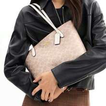Coach Fiona Printed Women's Single Shoulder Handbag CBT18IMXDM - 沙黃色拼粉筆白色CBT18IMXDM - 查看 2