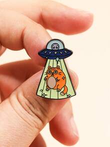 1pc Green Cute UFO Space Cat Brooch, Versatile Metal Cat Badge Alien Spaceship Transmission Kitten Clothing Accessory - Multicolor - View 2