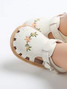 婴儿幼儿女童PU皮软底露趾夏季凉鞋公主平底鞋婴儿白色、粉色、黑色、棕色刺绣凉鞋 - 白色 - 查看 9