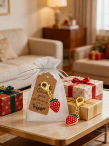 60/30/15/3 Stück/Set Erdbeere Schlüsselanhänger Geschenkset, inklusive 5 handgefertigte Erdbeere Schlüsselanhänger, 5 Dankeskarten und 5 Organza Beutel. Die Schlüsselanhänger sind handgefertigt mit roten und weißen Erdbeeren. Ideal als Geschenk für Brautjungfern, Gäste, Geburtstagsfeiern, Baby-Partys, Muttertagsfeiern, Verlobungspartys, Junggesellinnenabschiede und Abschlussfeierlichkeiten. - Übersicht 7