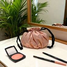 Gucci 复古缎面抽绳化妆包，光滑缎面质感，便携。 - 粉色 - 查看 2