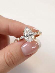 1枚女士水滴形戒指，S925纯银镶嵌奢华锆石，优雅精致，适合结婚订婚，也是送给她的珠宝礼物。 - 金色 - 查看 1