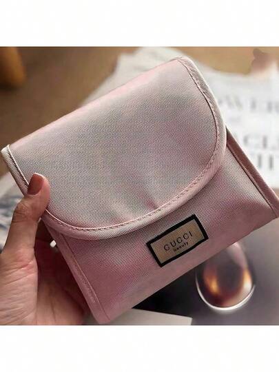 Gucci Women's Cosmetic Storage Bag, Sweet Style, Fashionable And Portable, Suitable For Daily Use, Business Trips, Travel, School Or Work. It Can Be Given As A Gift To Girlfriends Or Family, And Also As A Holiday Gift.