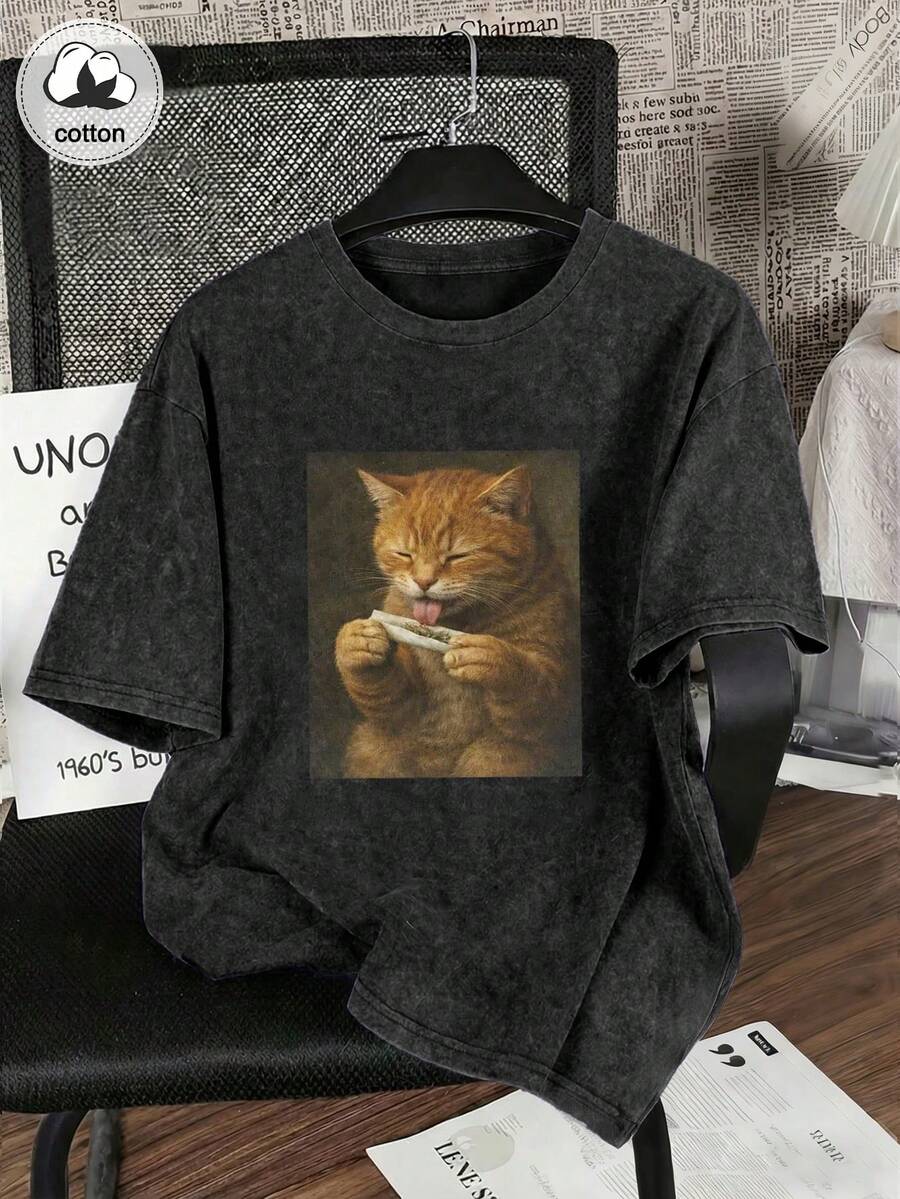 大码女式趣味猫咪印花T恤，可爱独特设计，幽默吸睛，街头风，水洗棉T恤，圆领，黑色，短袖，大码女式日常穿着，雪花图案面料，复古做旧T恤，大码女装，春夏休闲款 - 黑色 - 查看 1