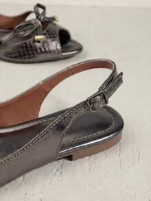 Women's Open Flat Sandal, Delicate, Comfortable, Lizard, Old Silver - 灰色 - 查看 7