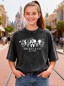 This Disney Women's T-Shirt Features A Creative Double-Sided Print Of Mickey Mouse And His Friends' Lettering And Cartoon Designs. It's A Spring/Summer Style Crew Neck Retro Washed Cotton T-Shirt, Made Of Soft And Comfortable Pure Cotton Fabric, Suitable For Everyday Wear, Shopping, Travel, And Casual Occasions. It Also Makes A Wonderful Gift. - màu đen - Xem 2