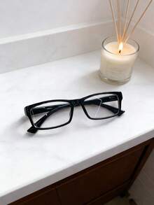 1 Pair Of Glasses + Cleaning Cloth