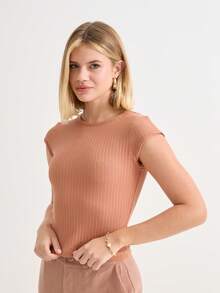 Marrom