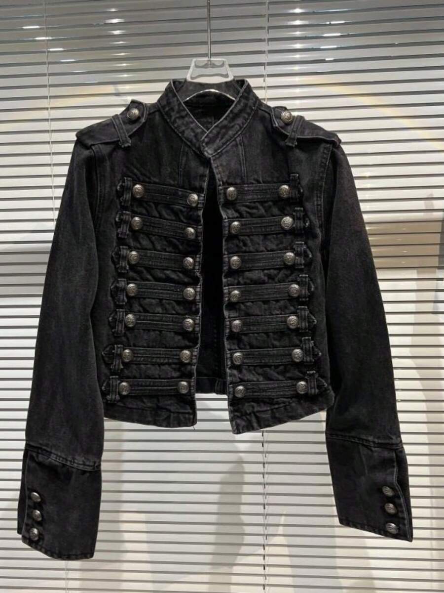 Chaqueta corta de mezclilla lavada con diseño de hebilla de costillas de metal clásico - Negro - Ver 1