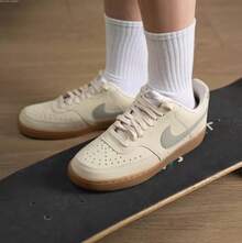 Nike Men's DUNK LOW RETRO Retro Skateboard Shoes, Sporty And Casual Sneakers - Apricot/grey - View 4