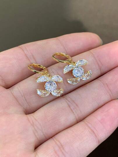  1 Pair 14K Gold Plated Cubic Zirconia Luxury Inlaid Earrings, Shiny Earrings Suitable For Women's Daily Wear (Comes With Anti-Oxidation Packaging Box), 2026 New LADYCOCO