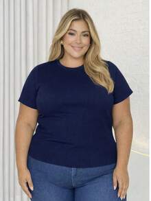 Blusa feminina plus size canelada de poliéster com gola redonda, manga curta e modelagem regular com elasticidade média. - Azul Royal - Visão 1