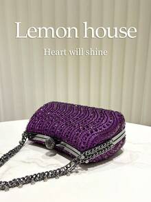 1 chiếc ví cầm tay màu tím đính đá lấp lánh sang trọng, kiểu dáng hộp thanh lịch, thích hợp cho các dịp trang trọng như đám cưới, tiệc tùng, dạ hội, tiệc cocktail và các lễ kỷ niệm. - Màu tím - Xem 6