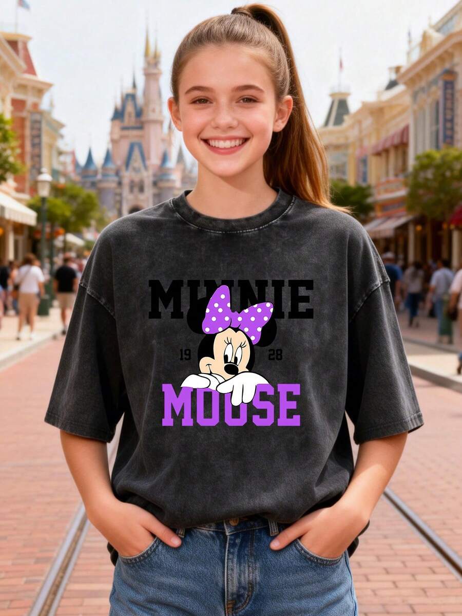 This Disney Women's T-Shirt Features A Creative Minnie Mouse Letter And Cartoon Print. It's A Spring/Summer Style Round Neck Retro Washed Cotton T-Shirt, Made Of Soft And Comfortable Pure Cotton Fabric, Suitable For Everyday Wear, Shopping, Travel, And Casual Occasions. It Also Makes A Wonderful Gift. - màu đen - Xem 1