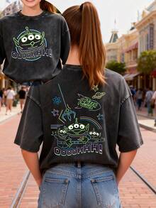 This Disney Women's T-Shirt Features A Creative Toy Story Letter And Cartoon Print On Both Sides. It's A Spring/Summer Style Round Neck Retro Washed Cotton T-Shirt, Made Of Soft And Comfortable Pure Cotton Fabric, Suitable For Everyday Wear, Shopping, Travel, And Casual Occasions. It Also Makes A Wonderful Gift. - màu đen - Xem 1