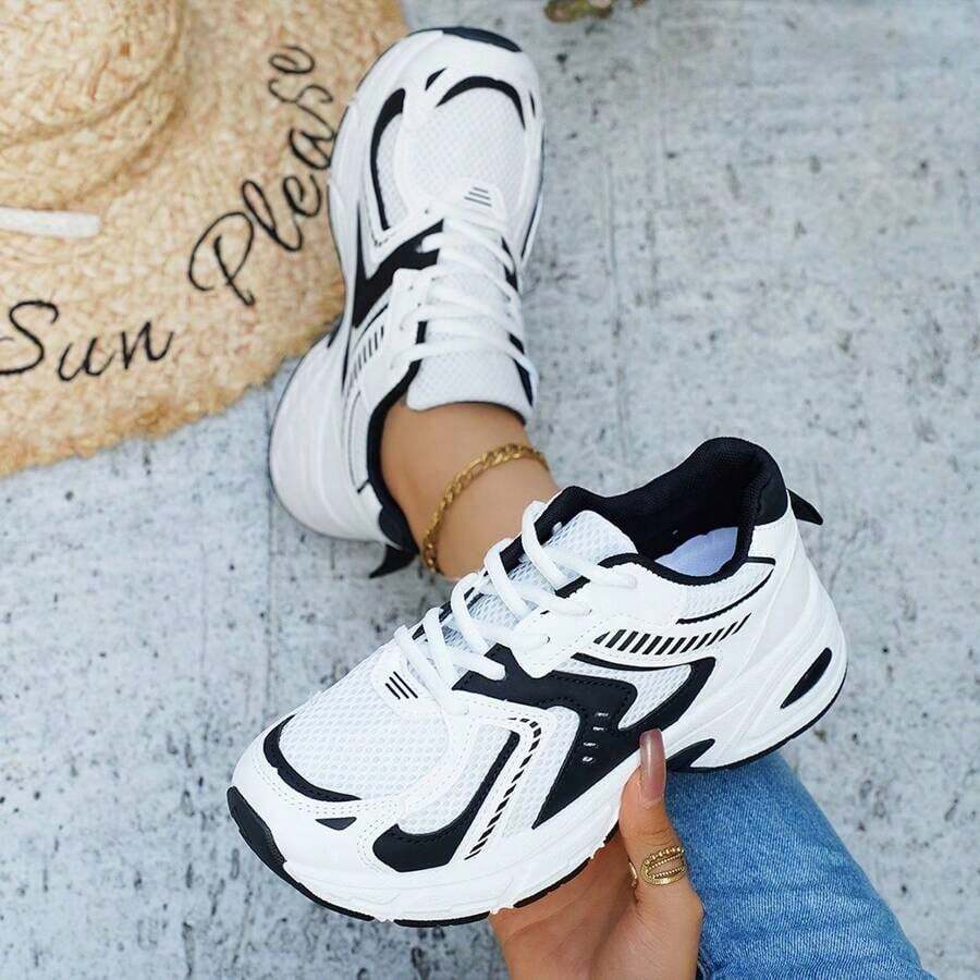 Ladies' Casual Soft-Soled Mesh Breathable Sports Shoes, Suitable Spring, Summer, Autumn And Winter. They Are Lightweight And Stylish, Suitable Students, With A Simple Design.