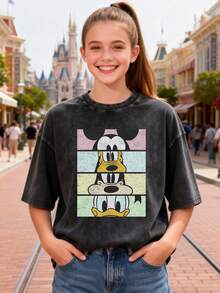 This Disney Women's T-Shirt Features A Creative Print Of Mickey Mouse And His Friends. It's A Spring/Summer Style Crew Neck Retro Washed Cotton T-Shirt, Made Of Soft And Comfortable Pure Cotton Fabric, Suitable For Everyday Wear, Shopping, Travel, And Casual Occasions. It Also Makes A Wonderful Gift. - màu đen - Xem 1