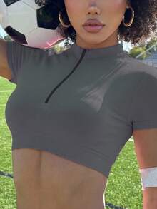 1. Women's Solid Color Short Sleeve Minimalist Top And Elastic Waist Sports Pants Set, Seamless Sports Shorts Set, Women's Fitness Set, Women's Sports Set, Women's Short Tight Pants Set - Grey - View 2