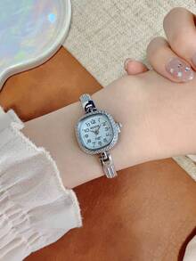 French Fashion Creative Square Personalized Women's Quartz Watch, Minimalist Dial Alloy Strap, Suitable For Daily Wear And Holiday Gifts - Bạc - Xem 3
