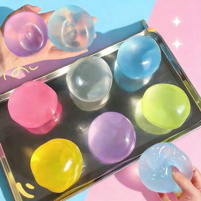 1个薄荷蓝椰子油软球 | 手工减压玩具。外皮薄如纸，触感光滑柔软。既可作为可挤压的玩具球，也是一款令人爱不释手的触感减压神器。是理想的桌面装饰品，也是缓解办公压力的完美礼物。