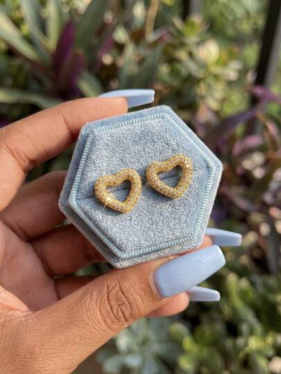 1 Pair Shiny Heart-Shaped Geometric Earrings, Earrings Suitable For Daily Wear, Fashion Parties And Dances, Also A Delicate Gift For Female Friends