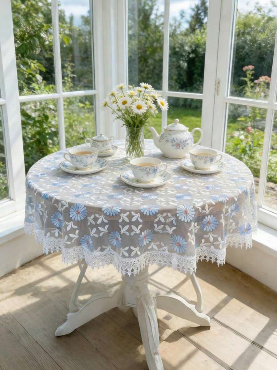 HXARTMIS 1件优雅浅蓝色圆形桌布，网眼面料，刺绣精美，有效保护餐桌，防尘防污，适用于家庭厨房、户外花园、餐厅、咖啡馆和酒店等场所。也适用于婚礼装饰、户外派对、日常装饰、情人节、新年和其他主题节日，多种尺寸可选。