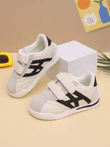 1 Pair Unisex New Minimalist Design Low-Top Flat Soft Bottom Non-Slip Casual Sneakers, Fashion Versatile Children Walking Shoes Suitable For All Seasons - Black - View 2