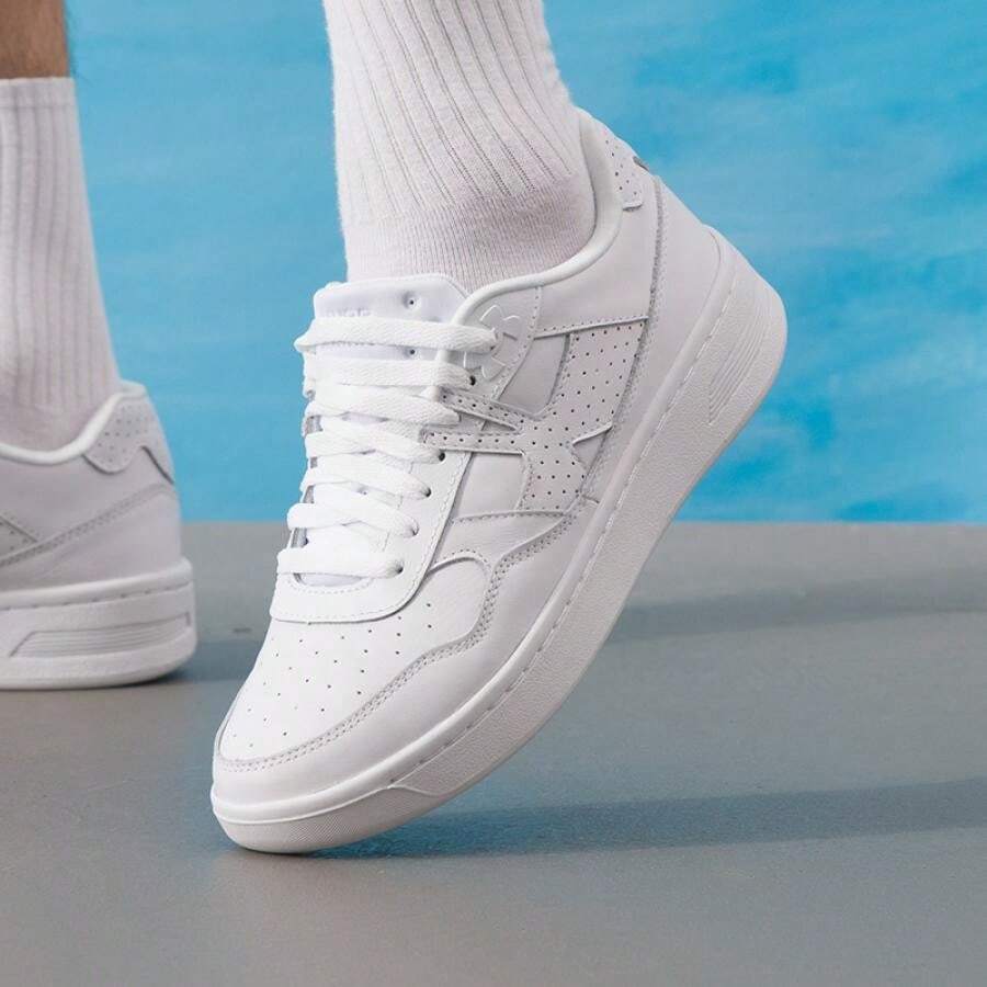 Under Armour UA Court 96 休闲鞋，轻便简约运动鞋，低帮系带滑板鞋，3028633-103 - 白 色/白色 - 查看 1