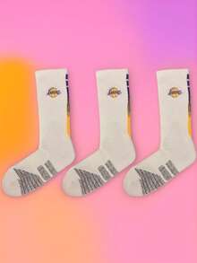 Conjunto de 3 pares de meias de basquete cano alto bordadas do Los Angeles Lakers da NBA, feitas de fibra de poliéster espessa de 100g com absorção de impacto, adequadas para treino e uso diário. - Branco - Ver 4
