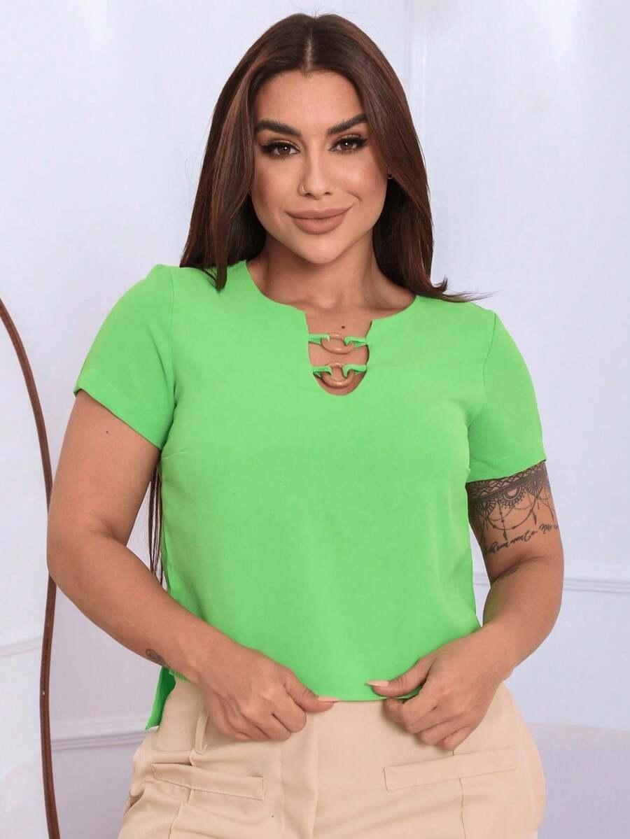 Blusa Feminina Social Manga Curta Decote Argola Elegante Moda Verão Casual - Verde - Visão 1