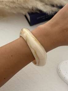 1件新款树脂镶嵌仿绿松石手镯，金色弧形合金手链配饰，适合女性日常通勤、朋友聚会、浪漫节日、街拍、时装秀等场合佩戴（手镯的纹理和颜色可能与实物略有不同） - 彩色的 - 查看 9