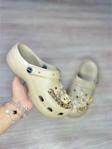 Chinelo Sapato Croco babuche plataforma salto alto 100% EVA com pingente - Macio e Confortável - Caqui - Visão 3