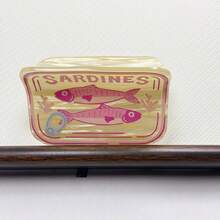 可爱沙丁鱼罐头造型亚克力发夹，趣味罐头鱼发饰，适合女性和女孩夏季沙滩度假发夹 - 粉色 - 查看 5