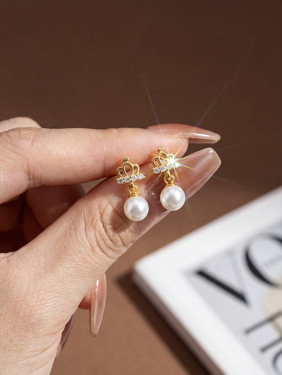 一对皇冠珍珠耳环，迷你皇冠珍珠细节，优雅耳环，配饰 - 皇冠珍珠耳釘 - 查看 1