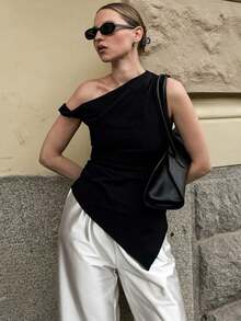 Top de hombro único irregular de color liso para mujer, estilo elegante y moderno - Negro - Ver 5
