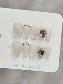 10片手工方形亚克力按压式美甲片，中号，柔和白色，玻璃珠闪亮猫眼，镶嵌大颗水钻，可爱简约又不失个性优雅，适合冬季、秋季、情人节、派对、日常、约会、海滩、热带度假等场合，DIY美甲，适合女性和女孩作为礼物，美甲用品。 - 白色 - 查看 3