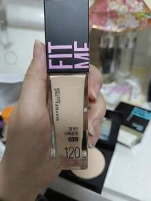 Feliete 保湿粉底液 SPF 25 #120 自然黄，5/30ml 可选，24 小时持久保湿，10 秒快速上妆，三效合一配方，自然妆效，持久滋养，三步轻松上妆，适合黄调白皙干性肌肤，打造无瑕日常妆容 - 美寶蓮FITME粉底液 水潤版120 - 查看 8