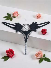 AB. 性感蕾丝低腰丁字裤，饰以串珠花卉图案，刺绣薄纱透明T字裤，打造您的专属魅力。低腰设计贴合曲线，水溶性花卉爱心精致迷人，搭配时尚莲花和串珠，闪耀动人。透明面料若隐若现，T字裤款式性感升级。无论是派对狂欢还是日常私密享受，都能让您魅力四射。 - 黑色 - 查看 3