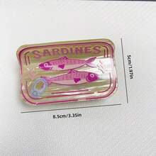 可爱沙丁鱼罐头造型亚克力发夹，趣味罐头鱼发饰，适合女性和女孩夏季沙滩度假发夹 - 粉色 - 查看 3