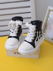 1双黑白火焰图案中筒靴，防滑耐磨，拉链闭合，时尚儿童日常鞋 - 黑色 - 查看 7