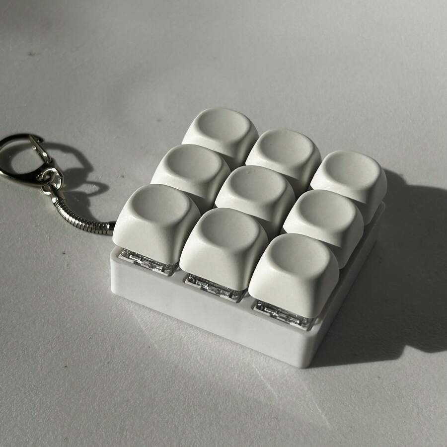 指尖减压玩具钥匙扣 - 多按钮按压器,便携式吊坠玩具,适合办公室专注放松,静音感官小工具,男女皆宜的理想礼物 - 多色 - 查看 1