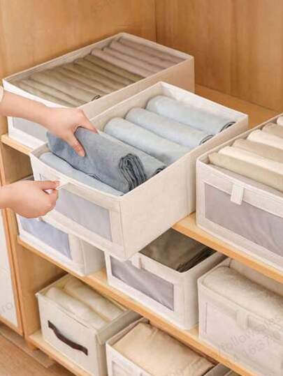 新款多功能亚麻布收纳盒，带透明窗口，可用于整理衣物、玩具、书籍等，是居家和宿舍的必备收纳用品，也可用于床上用品和家居用品的收纳。多功能设计，可放置于床下或衣柜中，是理想的收纳整理盒，也是旅行必备佳品。