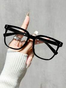 3 Pieces Of Square-Frame Daily-Wear Glasses Suitable For Both Men And Women. With A Campus Style Design, These Glasses Can Enhance The Shape Of Your Face. - Transparent - View 2